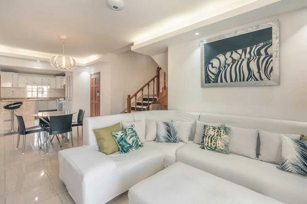 Modern Penthouse Near The Beach Long Term Deal