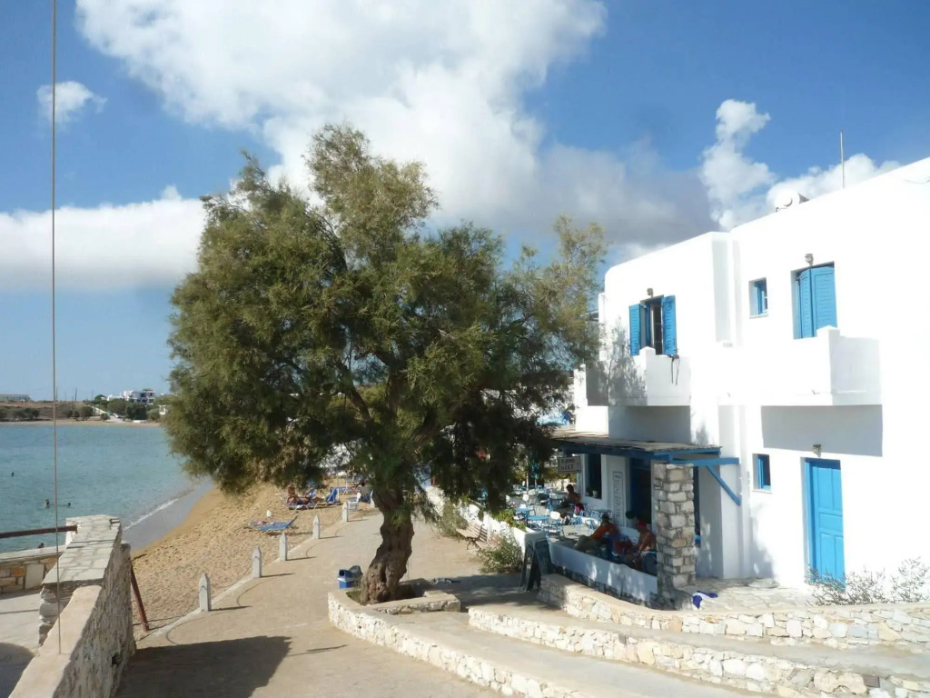 Fisilanis Beachfront Hotel
