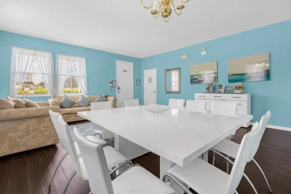 325 6Br - Modern two Storie Home With Games