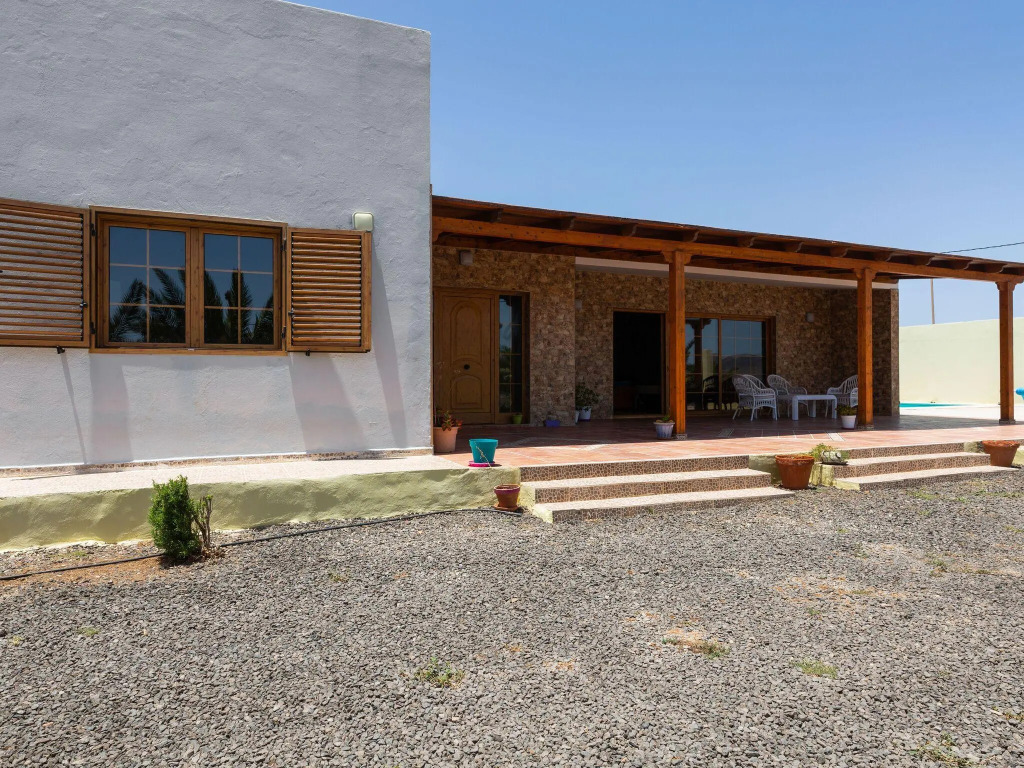 Exclusive Villa in Tuineje with Private Swimming Pool