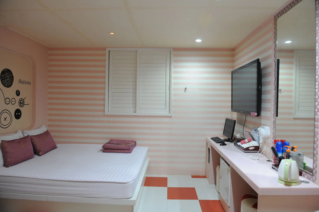 S Motel