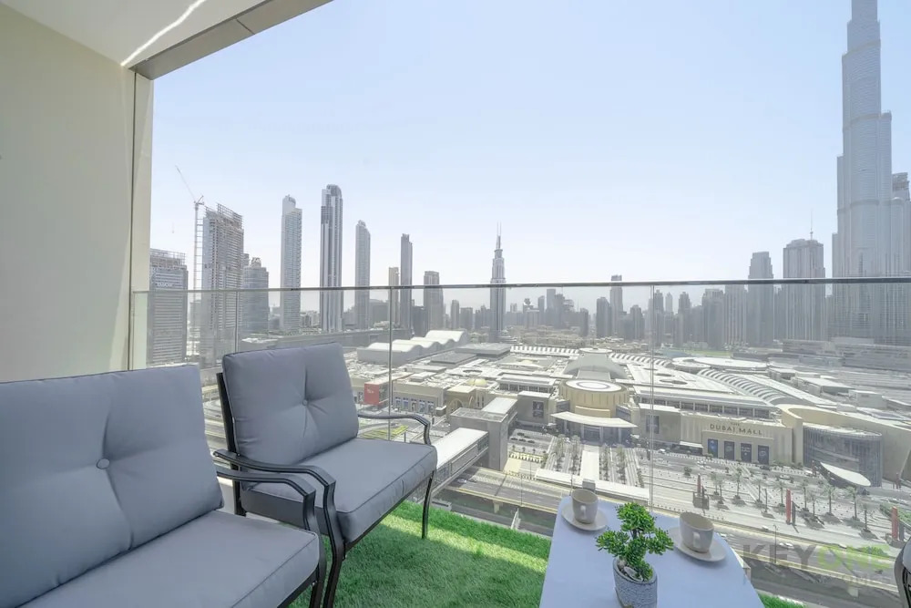 KOHH – 3BR in Downtown Views