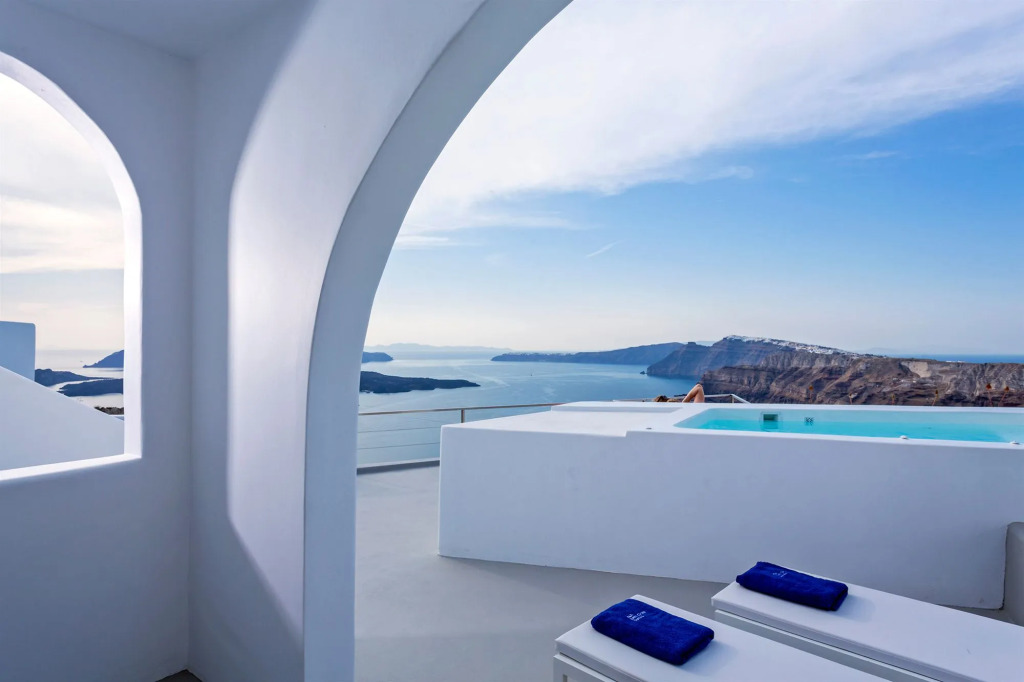 Alti Santorini Luxury Suites