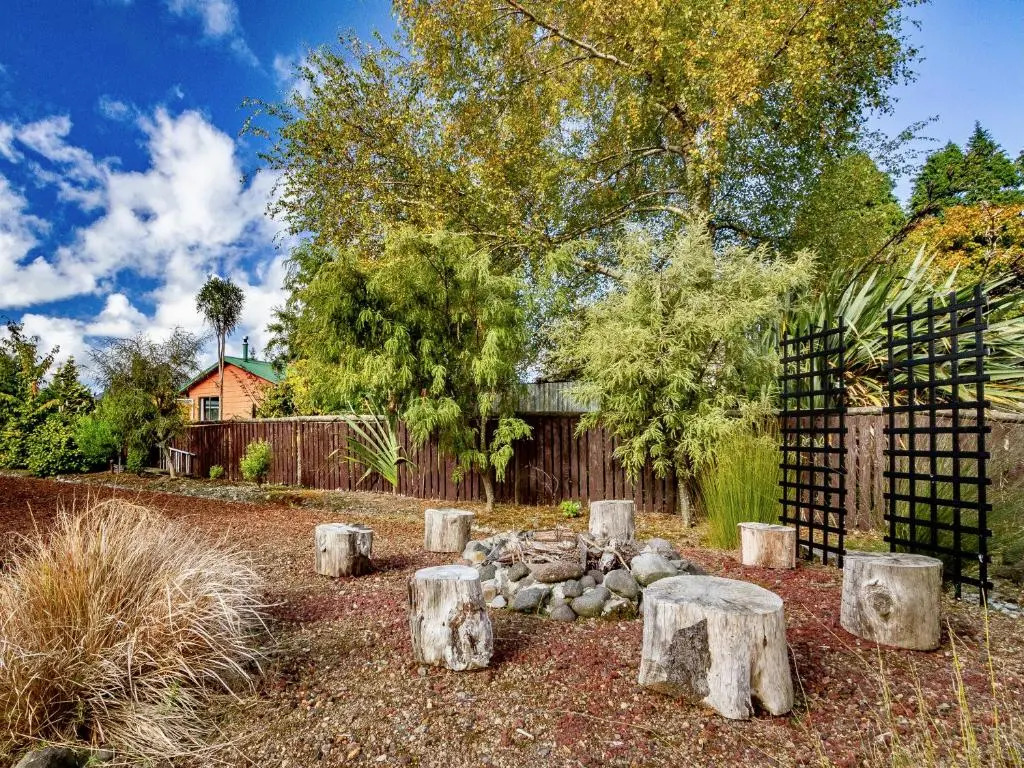 Stag & 3 Pigs - Ohakune Holiday Home