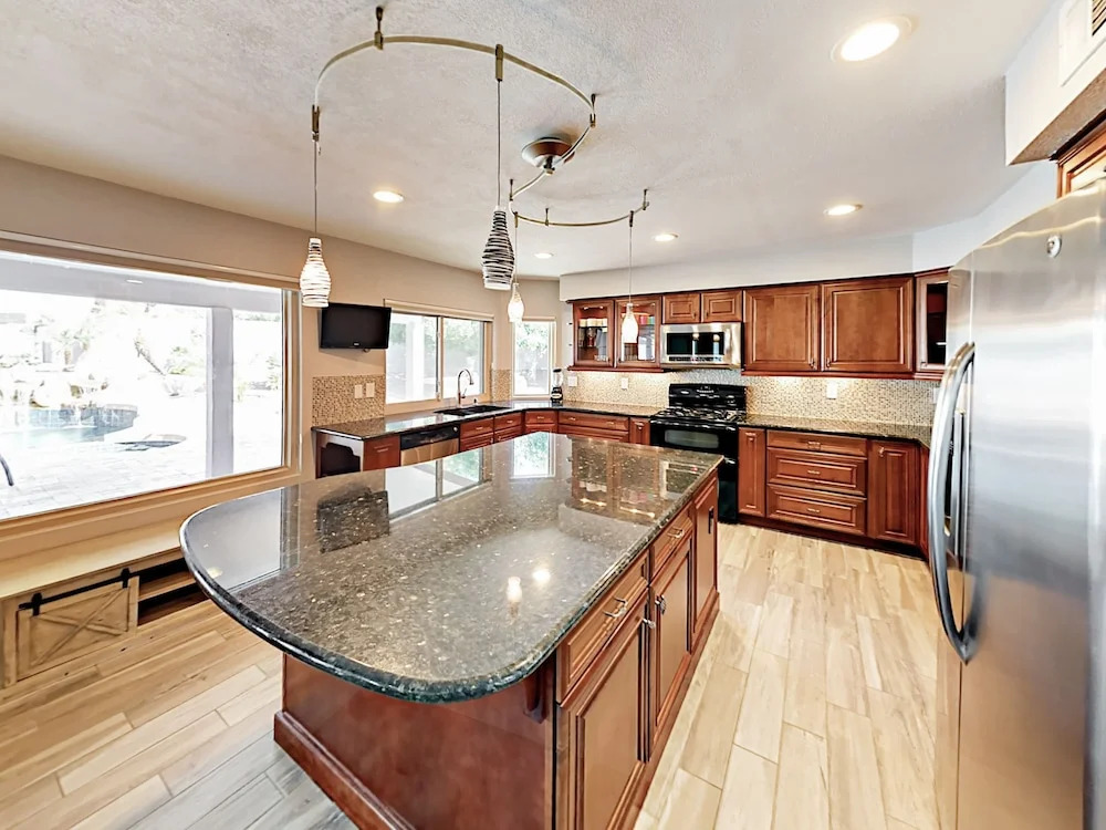Scottsdale Oasis Home 4 Bedrooms 2.5 Bathrooms Home