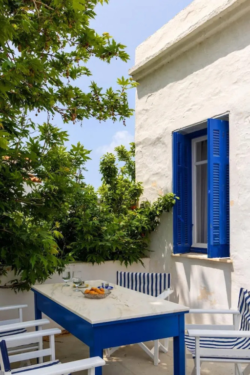 Platanos Cycladic house