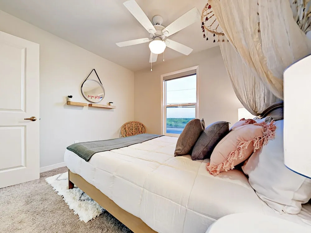 Brand-new 3br W/ Bay Views 3 Bedroom Home