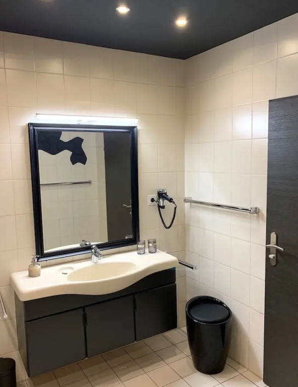 BESOTEL Erkrath - 20 Wohnungen 2 Standorte 35 Schlafzimmer 29 Badezimmer 52 Betten für 73 Gäste