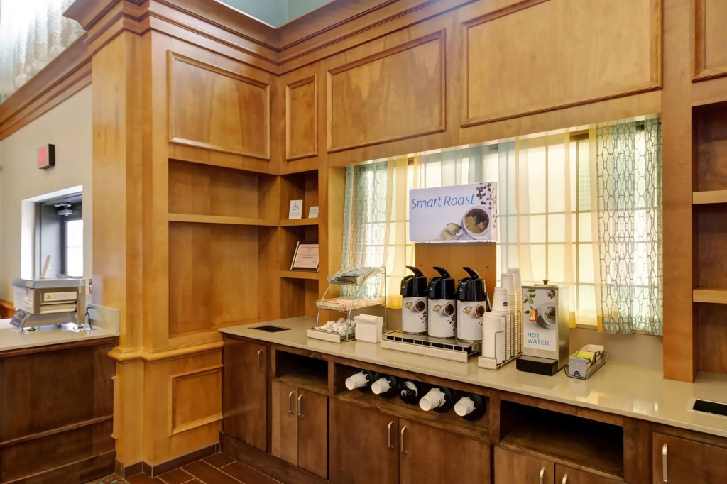 Holiday Inn Express Hotel & Suites Warwick-Providence Airport by IHG