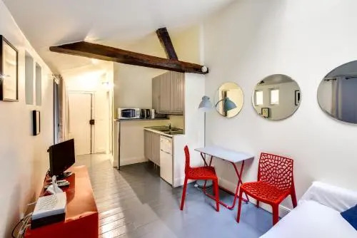 Unit 011 Saint Germain Des Pres (Seine)
