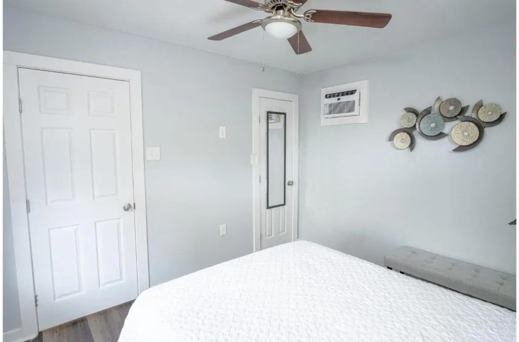 Remodeled Vintage Charm 1br/1ba Apt Close to DT