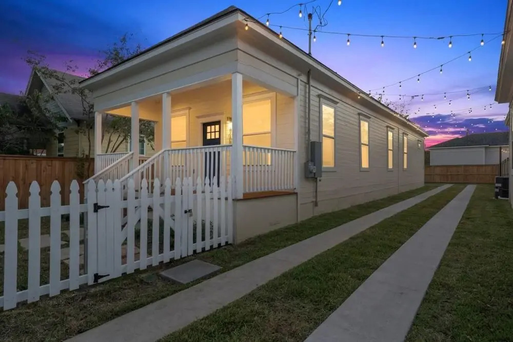 The Shotgun House on 10th - Close to Everything