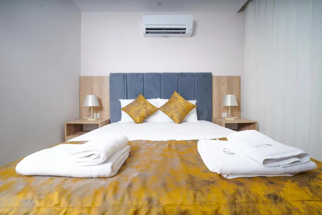 Han Apart Hotel Side