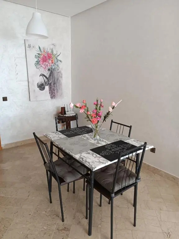 Bel appartement a 2min de Gare TGV Agdal