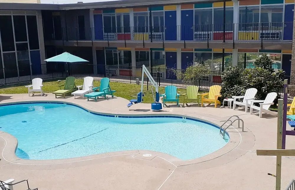 District Hotel