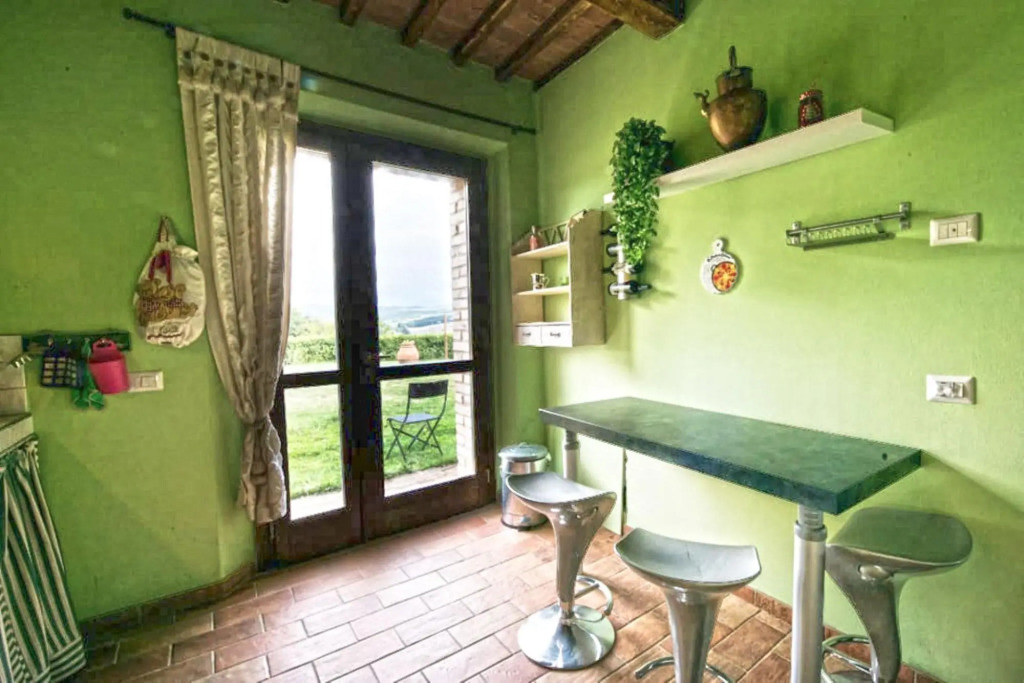 Wonderful house with hot tube and infinite view on Chianti 5 min drive form Siena-Cozy house