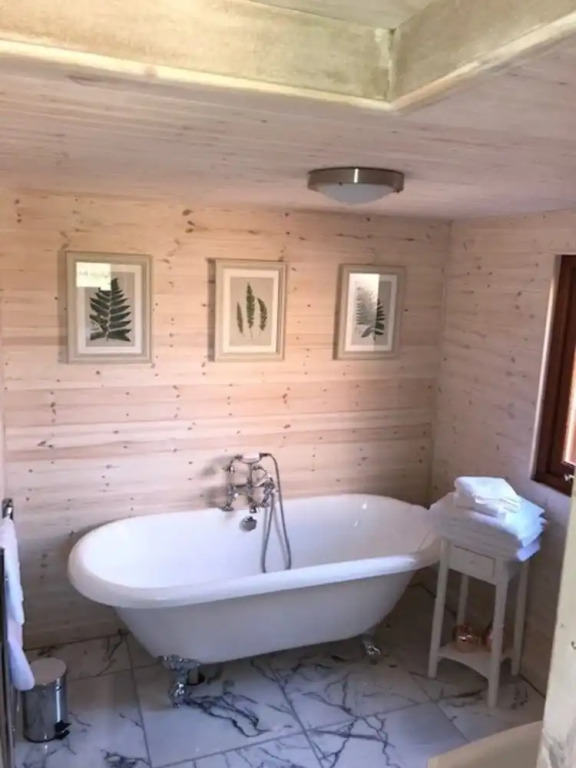 Shepherd's Hut - Walled Gardens, Llandenny