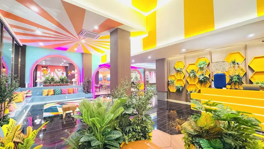 Yellow Bee Resort Cililitan