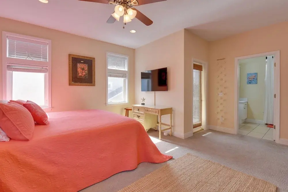 Santa Rosa Beach House w/ Spacious Deck