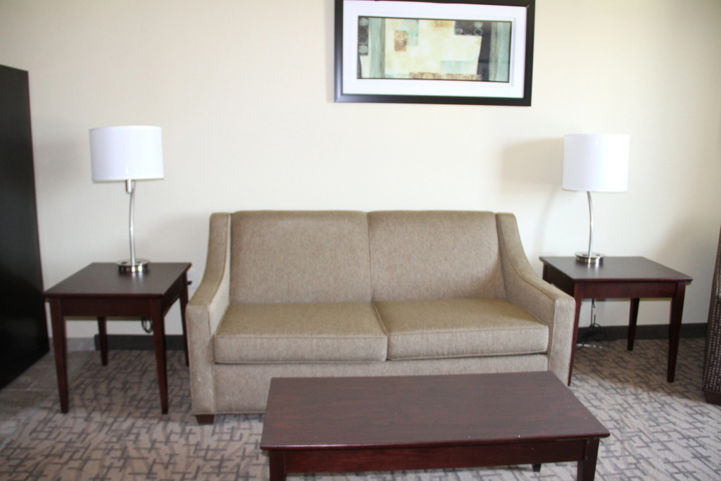 Cobblestone Hotel & Suites - Devils Lake