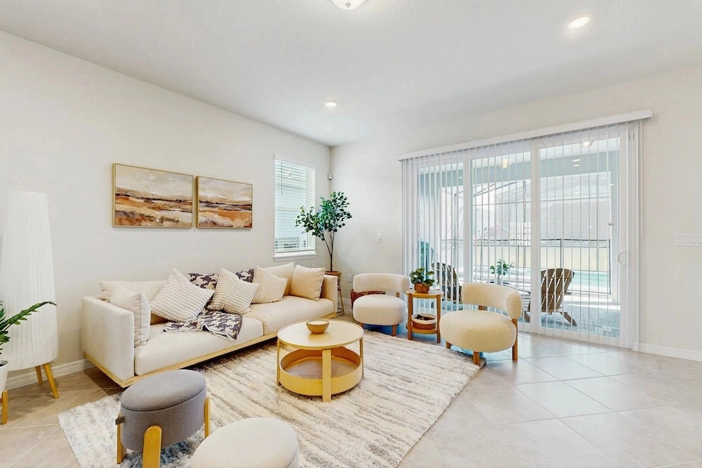 Amazing Home With Outdoor Patio, Wifi, & Close to Local Attractions Near Orlando