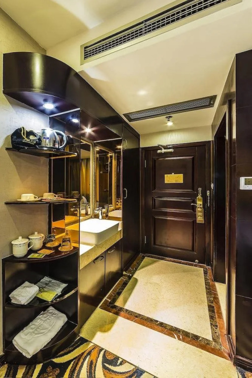 One Street Three Chengdu Hotel