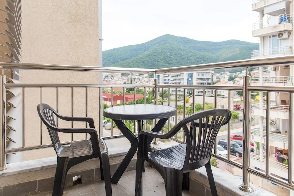 Apartment Bolero