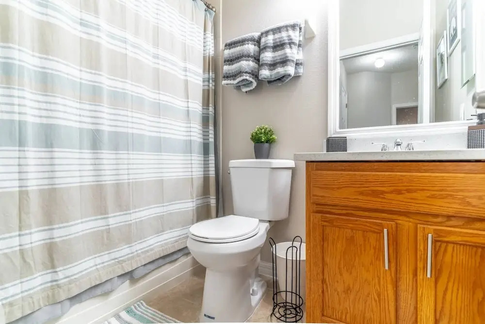 7526 Oakwater
