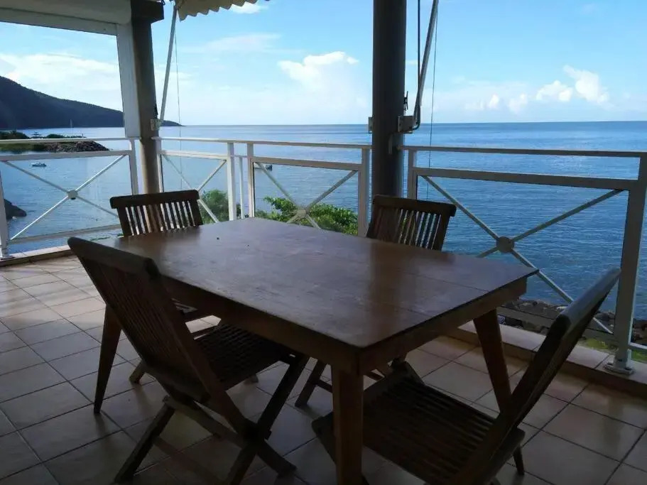 Bel appartement avec piscine, face à la mer