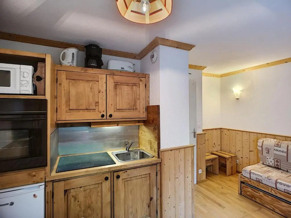 Appartement Les Menuires, 1 pièce, 2 personnes - FR-1-178-180