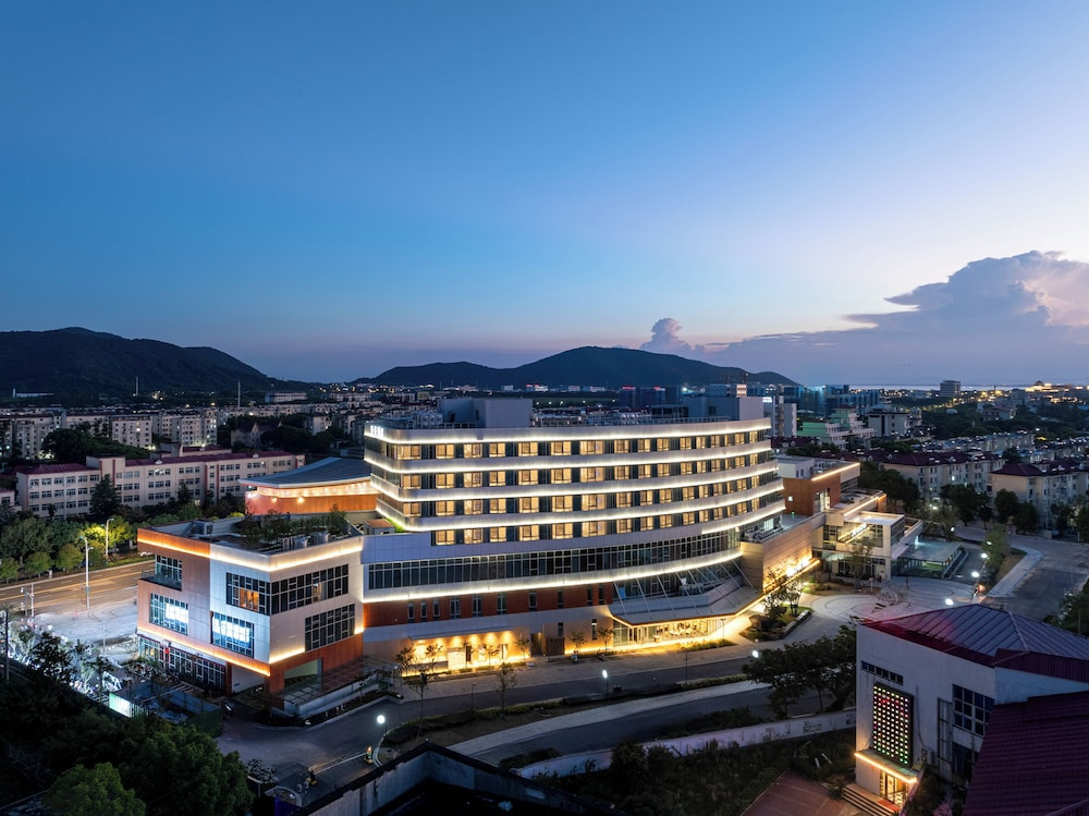 Atour Hotel Wuxi Nianhuawan Mashan Taihu Li Neighbourhood Center