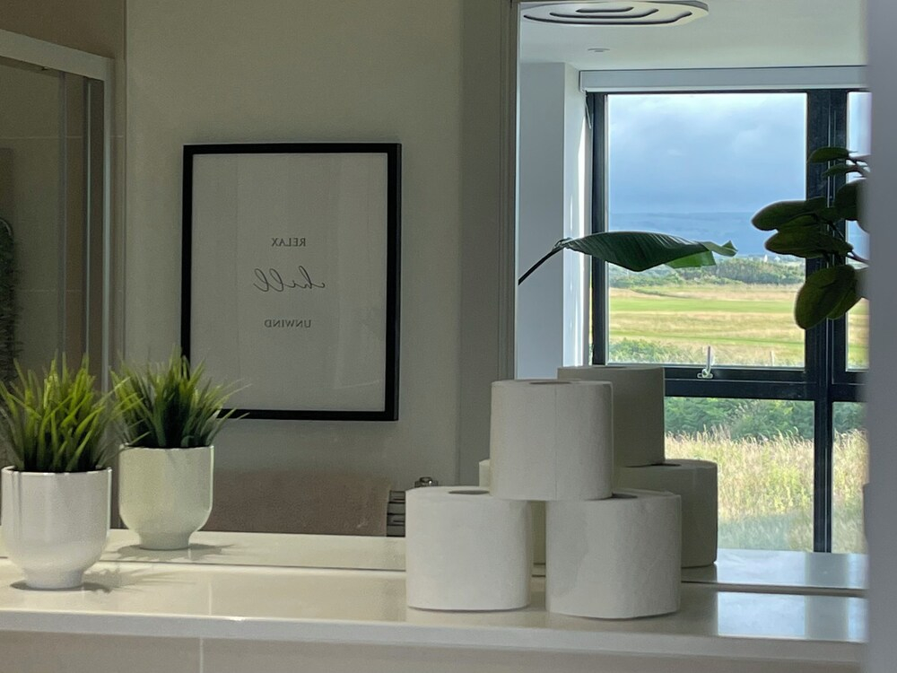 The Links 40. An Apartment With Spectacular sea Views