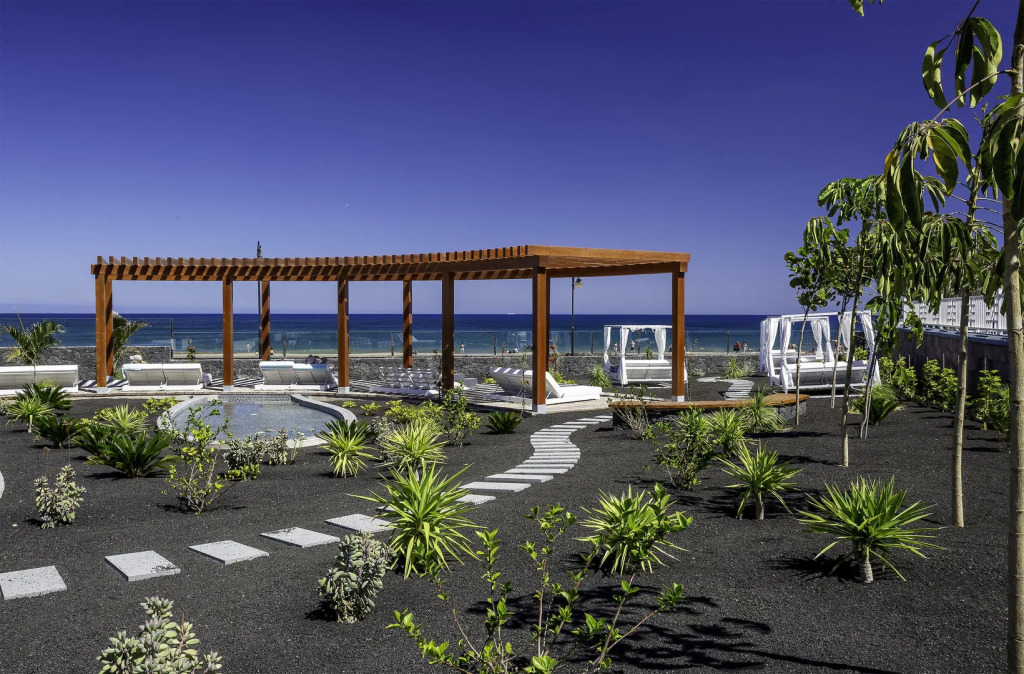 Hotel Lava Beach