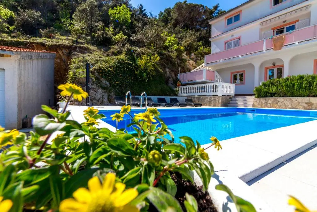 Apartments Lores