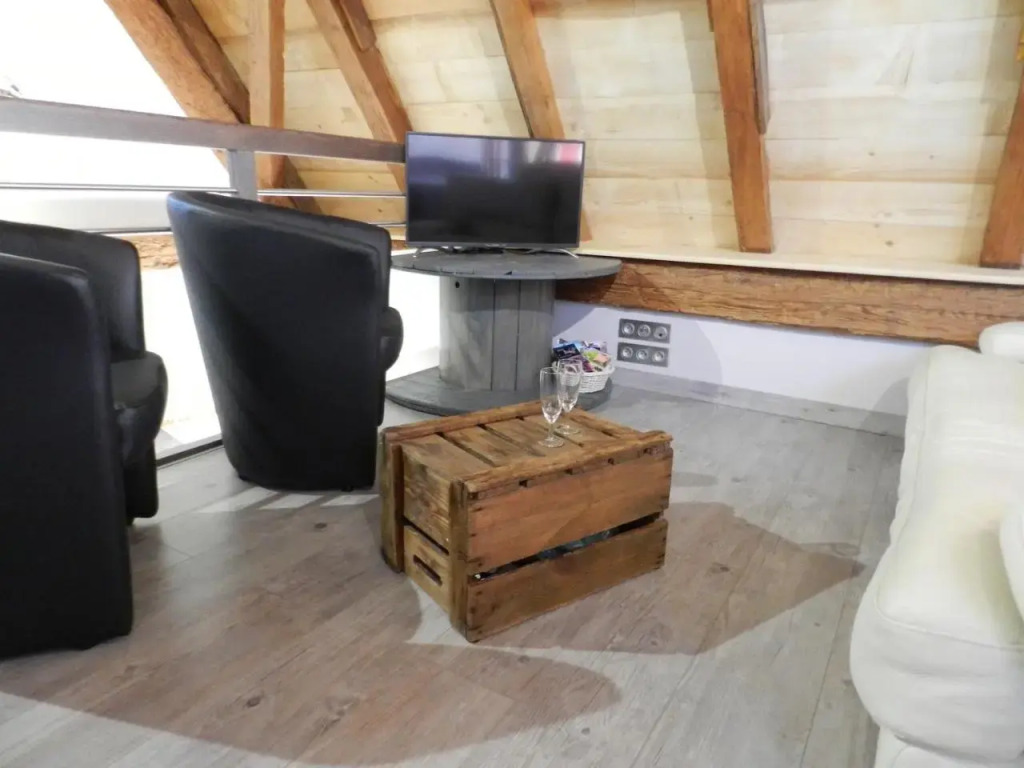 Gîte autonome, La grange a foin, piscine !
