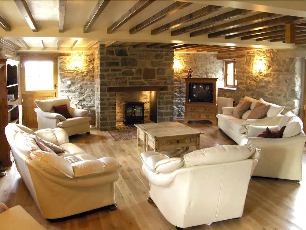 Glasfryn Barn