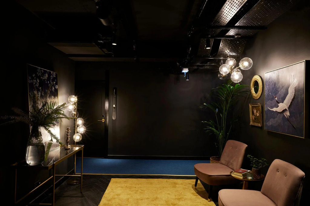 Отель Skylark, Athens