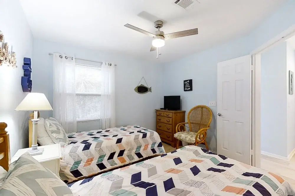Lovely Oceanfront Townhome W/free Wifi, Central AC, Shared Pool, Private W/D