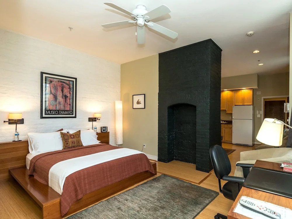 Inn At 2920