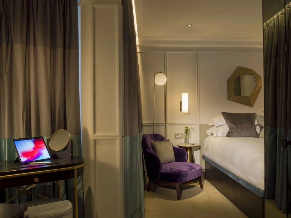The Guardsman Hotel