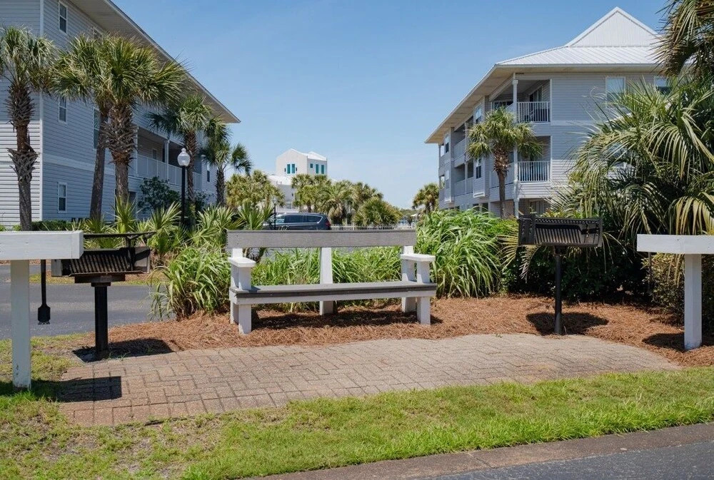 Beachside Villa 2 Bedroom Condo by Redawning