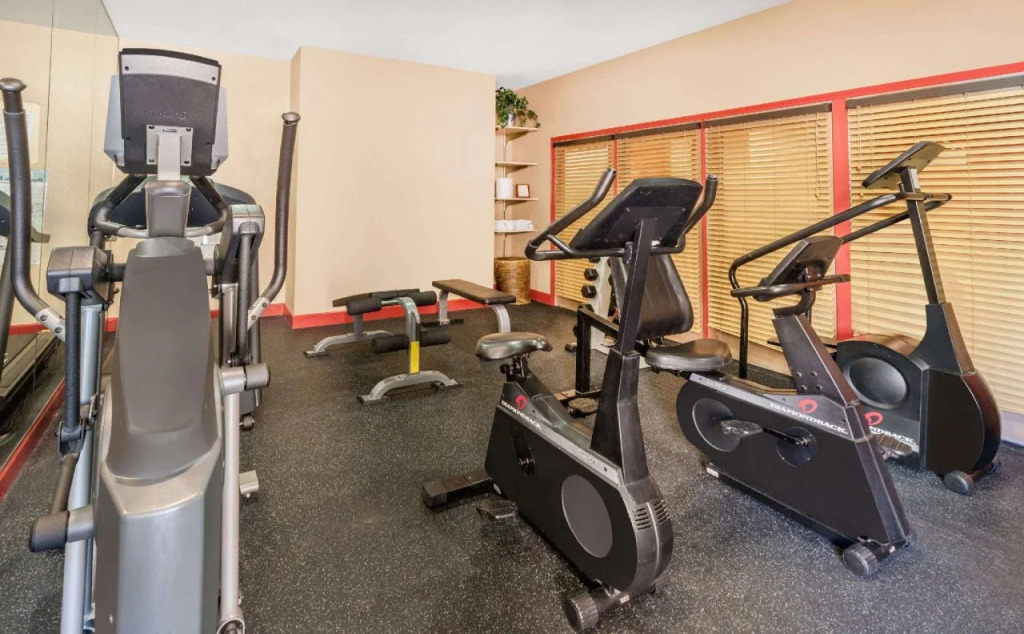 Birch Hill Suites Detroit-Warren