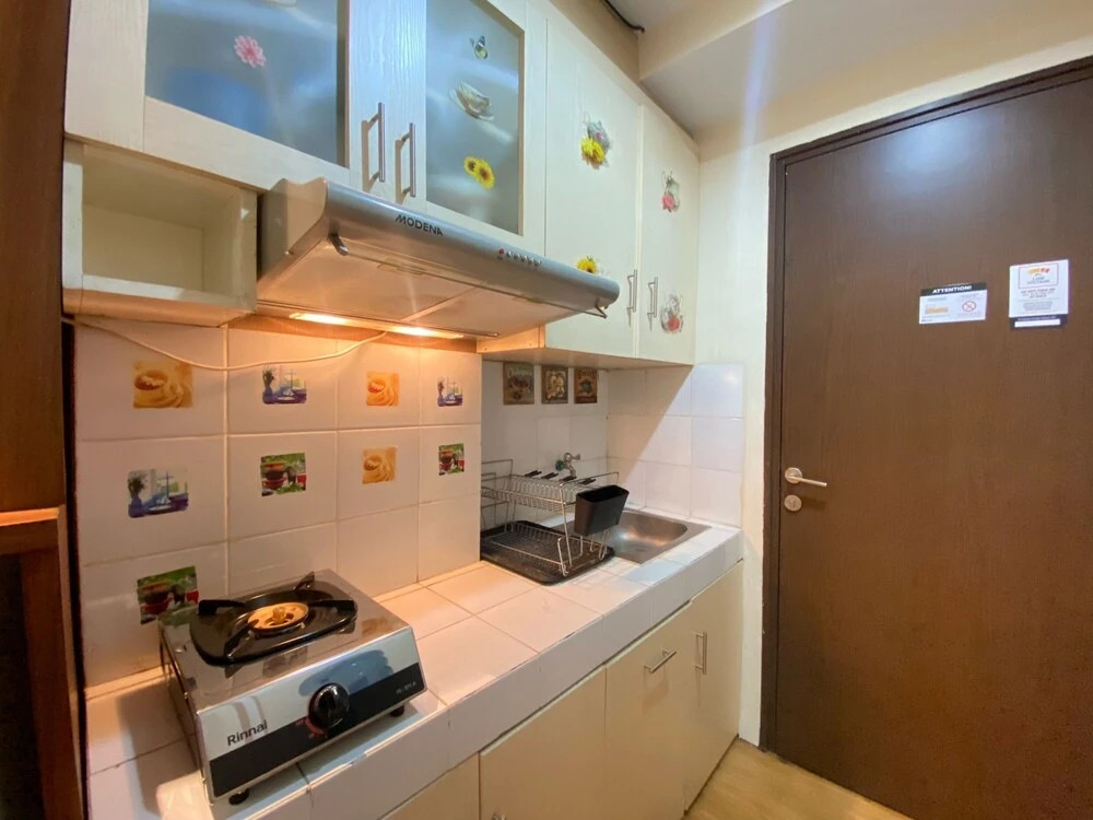Cozy And Well Designed Studio Room At Suites @Metro Apartment
