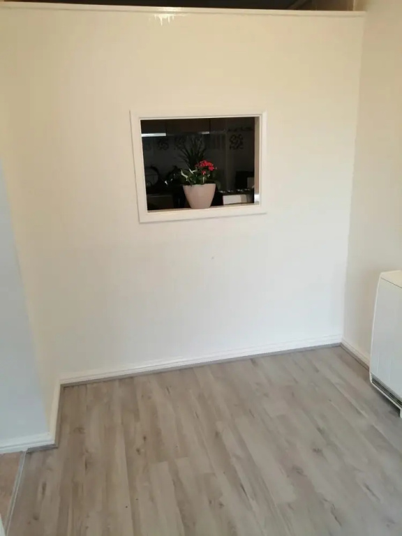 Gatwick Apartments, Direct Link to London