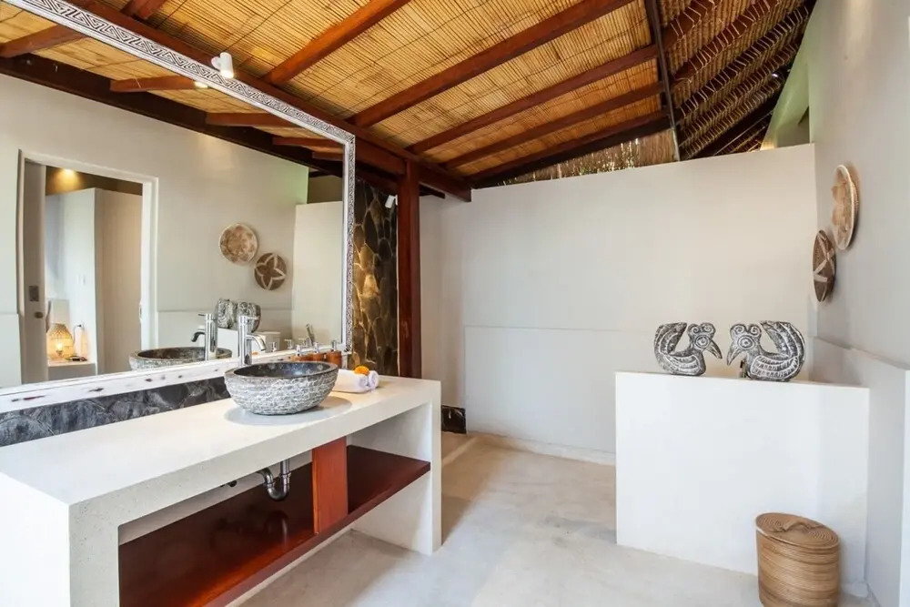 Villa Kimaya - 5-bed Berawa Luxury Villa with complimentary pool fence