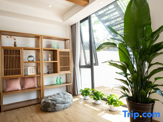 Shanwan Township Su (Beijing Hongluosi Branch)