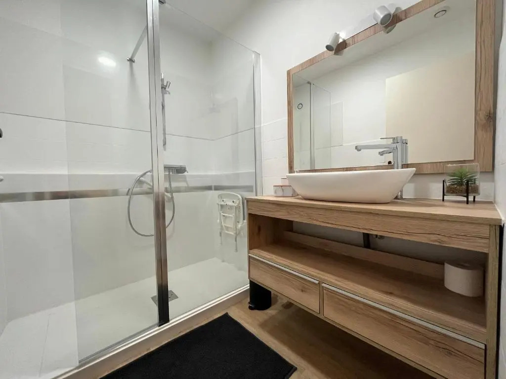 Appartement Royan, 2 pièces, 4 personnes - FR-1-539-33