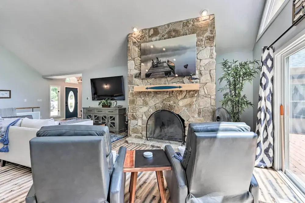 Lakefront Family Retreat in Osage Beach!
