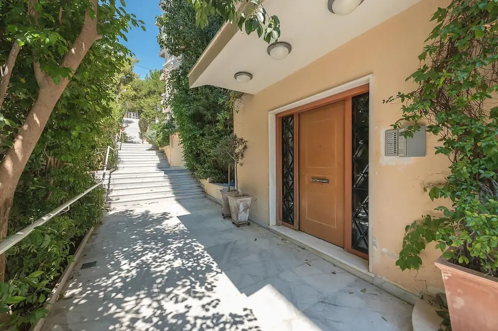 Lovely 2 Bedroom Apartment Vouliagmeni