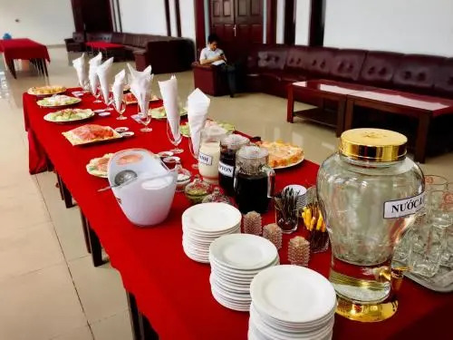 Que Huong Hotel